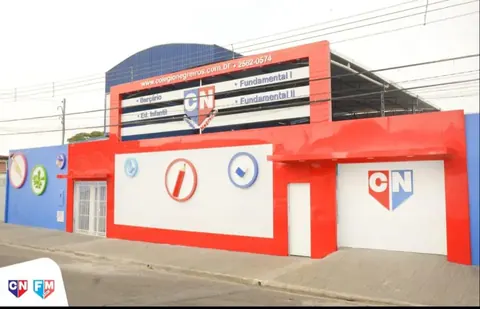 Fachada do Colégio Negreiros no Itaim Paulista